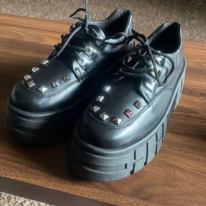 ASOS chunky lace up flat shoes in black, size 8.